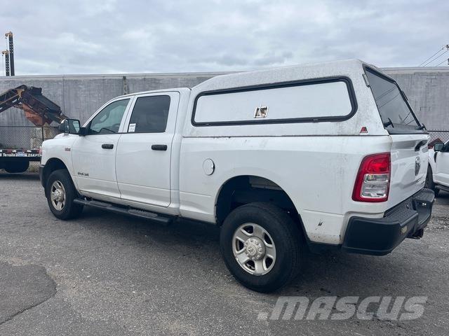 RAM 2500 Бортовые фургоны