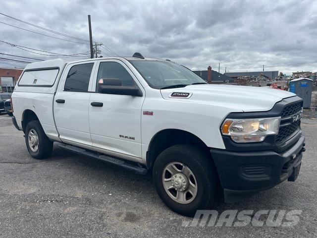 RAM 2500 Бортовые фургоны