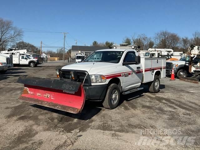 RAM 3500 Бортовые фургоны