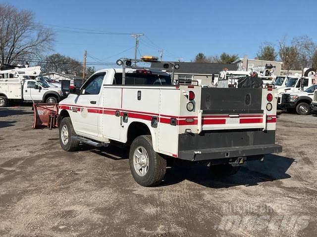 RAM 3500 Бортовые фургоны