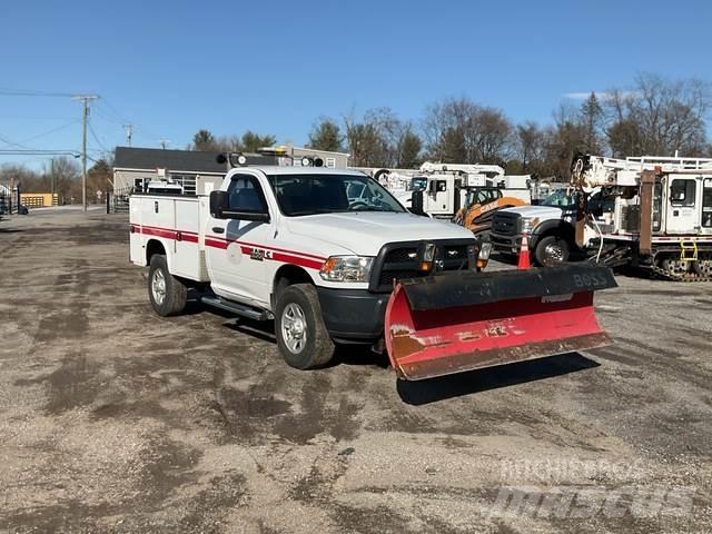 RAM 3500 Бортовые фургоны