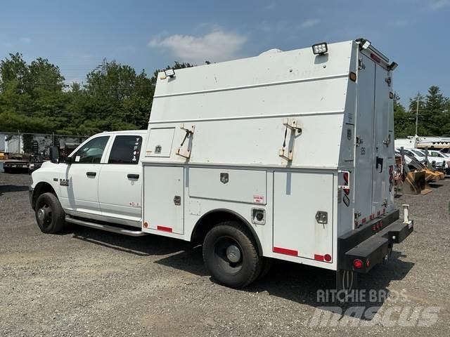 RAM 3500 Бортовые фургоны