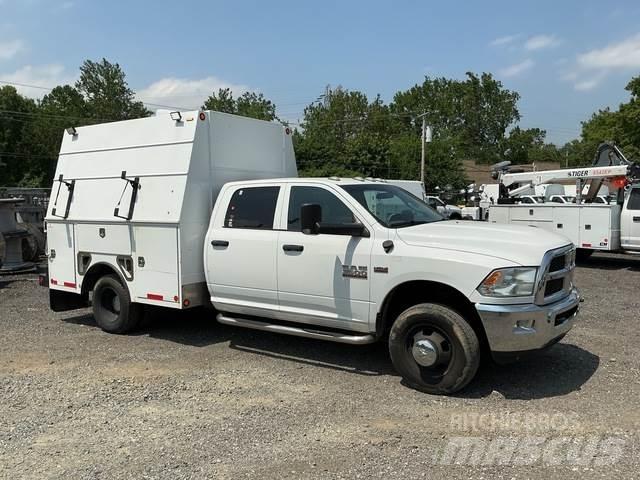 RAM 3500 Бортовые фургоны