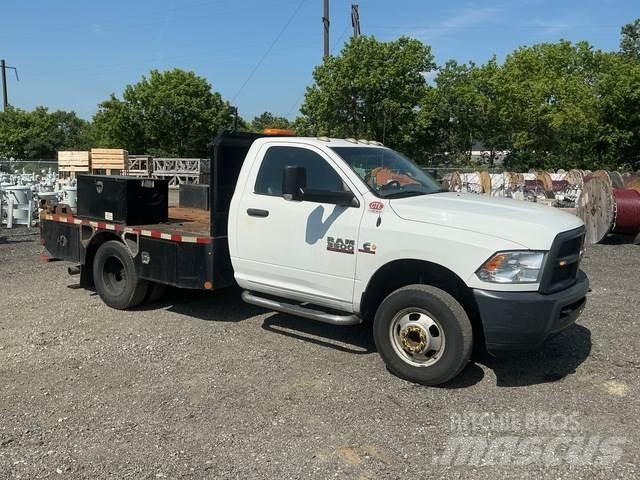 RAM 3500 Грузовики-платформы/боковая разгрузка