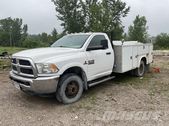RAM 3500 Бортовые фургоны