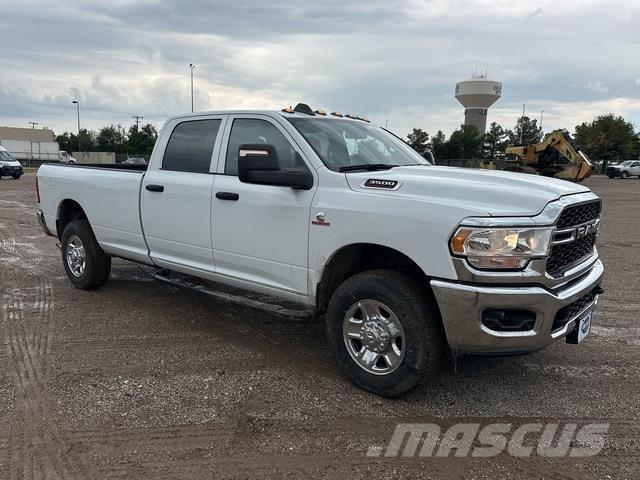 RAM 3500 Бортовые фургоны