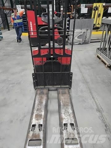 Raymond 8410 Ручные гидравлические тележки