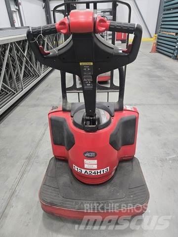 Raymond 8410 Ручные гидравлические тележки