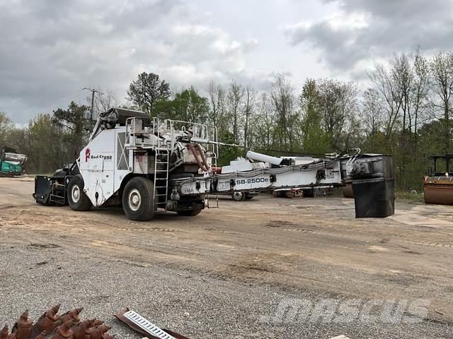 Roadtec 2500E Машины для перевозки материалов