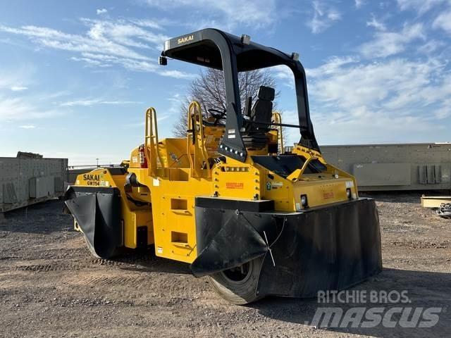 Sakai GW745 Пневматические катки