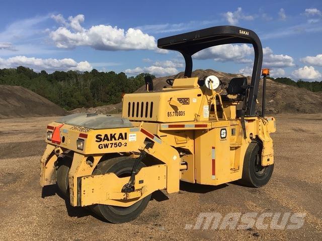 Sakai GW750-2 Пневматические катки