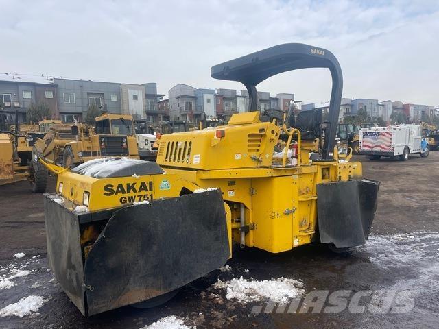 Sakai GW7512 Пневматические катки