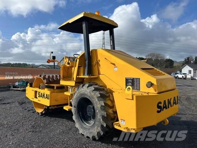 Sakai SV400TF Грунтовые катки