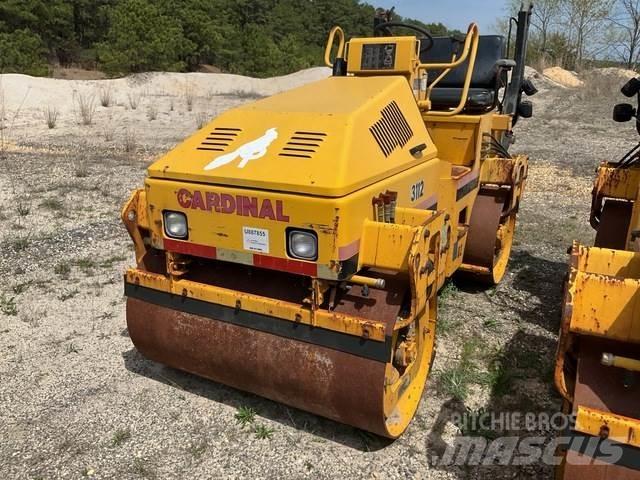 Sakai SW330 Катки тротуарные