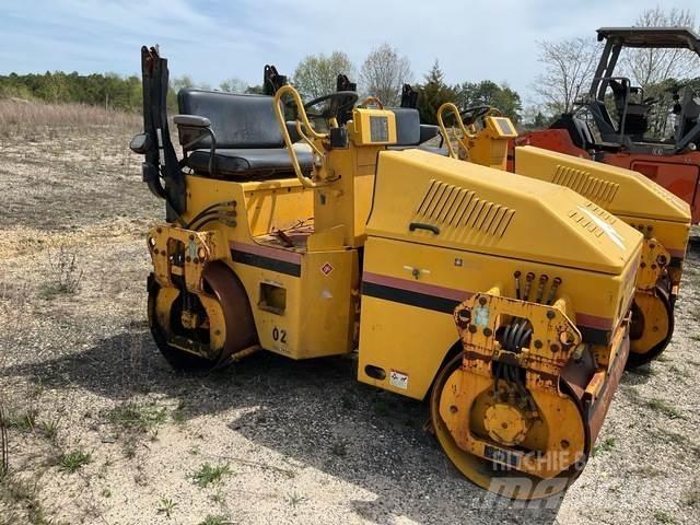 Sakai SW330 Катки тротуарные