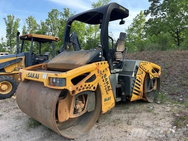Sakai SW770HF Катки тротуарные