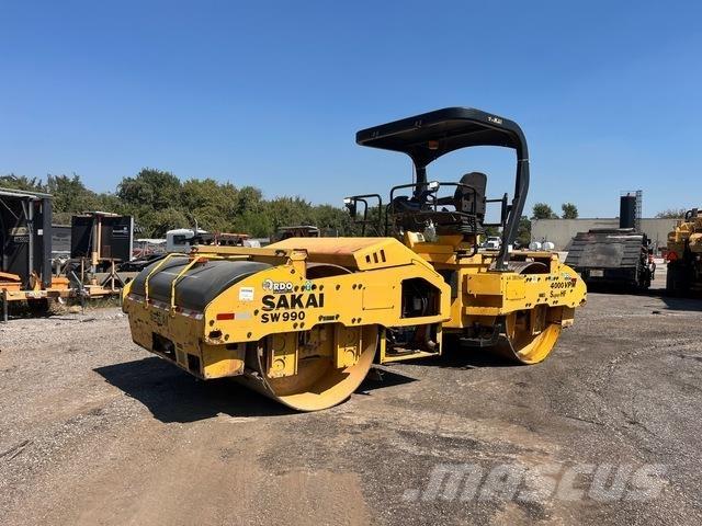 Sakai SW990 Катки тротуарные
