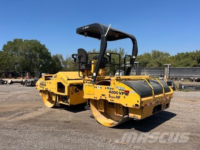 Sakai SW990 Катки тротуарные