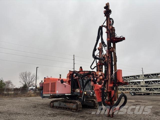 Sandvik DX800 Буровые вышки