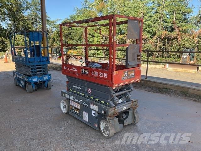 SkyJack 3219 Ножничные подъемники