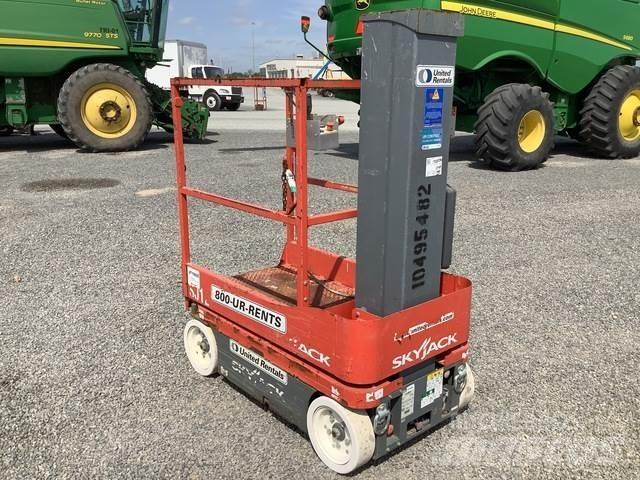 SkyJack SJ12 Вертикальные мачтовые подъемники