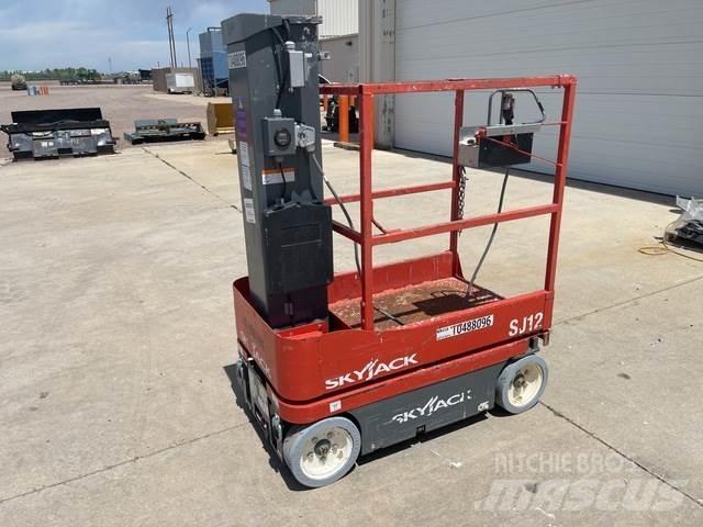 SkyJack SJ12 Вертикальные мачтовые подъемники