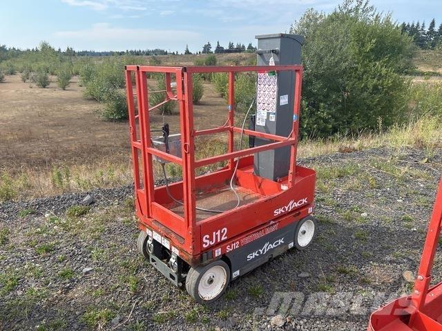 SkyJack SJ12 Вертикальные мачтовые подъемники