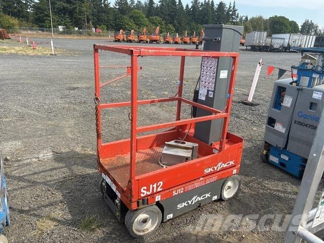 SkyJack SJ12 Вертикальные мачтовые подъемники