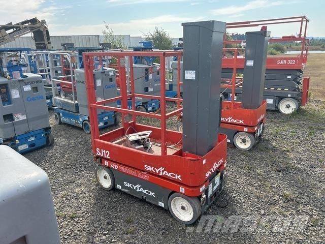 SkyJack SJ12 Вертикальные мачтовые подъемники