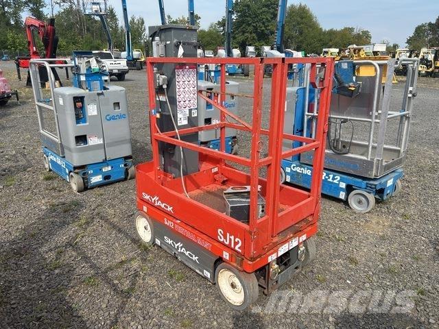 SkyJack SJ12 Вертикальные мачтовые подъемники