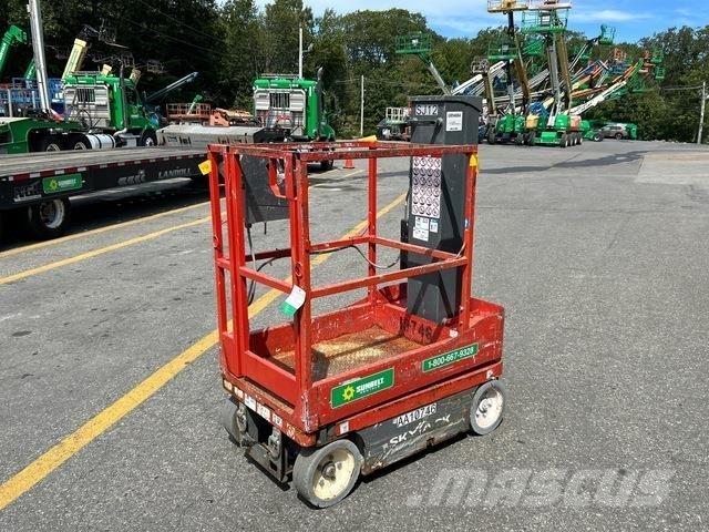 SkyJack SJ12 Вертикальные мачтовые подъемники