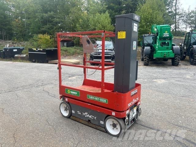 SkyJack SJ12 Вертикальные мачтовые подъемники