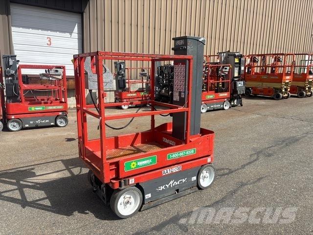 SkyJack SJ12 Вертикальные мачтовые подъемники