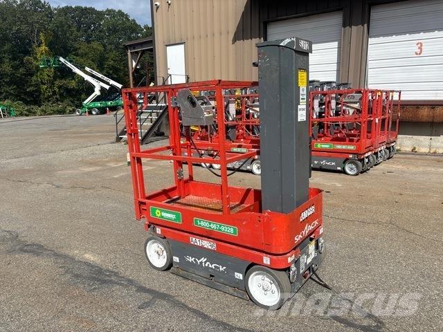 SkyJack SJ12 Вертикальные мачтовые подъемники
