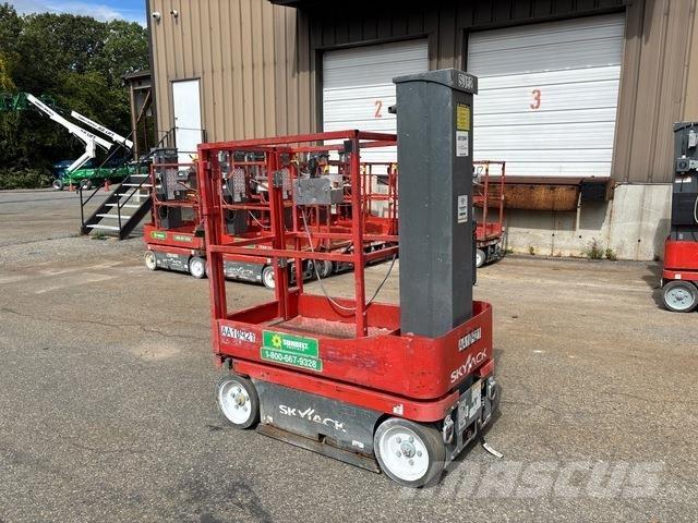 SkyJack SJ12 Вертикальные мачтовые подъемники