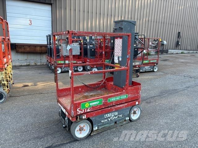SkyJack SJ12 Вертикальные мачтовые подъемники
