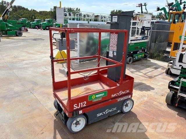 SkyJack SJ12 Вертикальные мачтовые подъемники