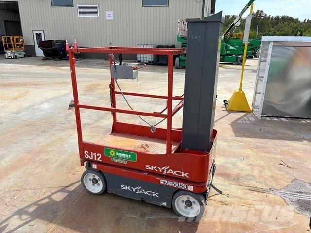 SkyJack SJ12 Вертикальные мачтовые подъемники