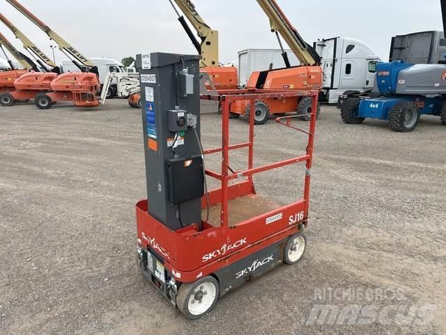 SkyJack SJ16 Вертикальные мачтовые подъемники