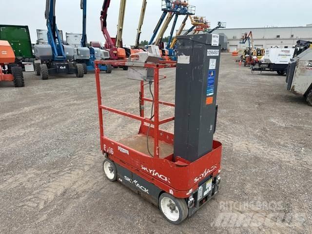SkyJack SJ16 Вертикальные мачтовые подъемники