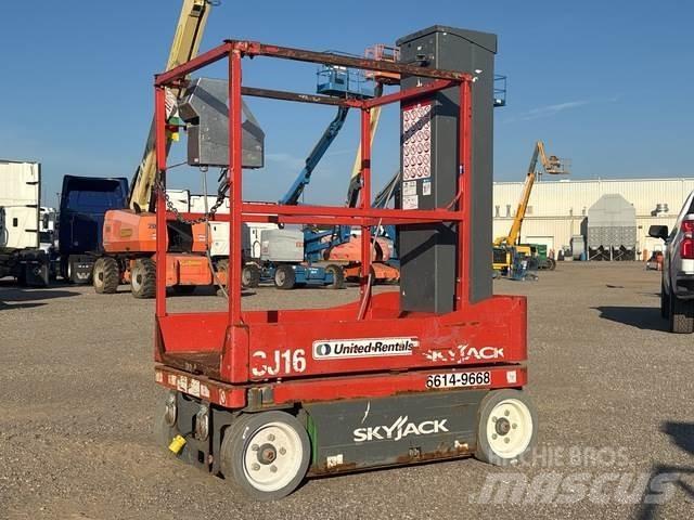 SkyJack SJ16 Вертикальные мачтовые подъемники