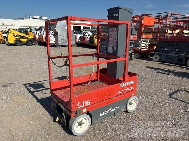 SkyJack SJ16 Вертикальные мачтовые подъемники