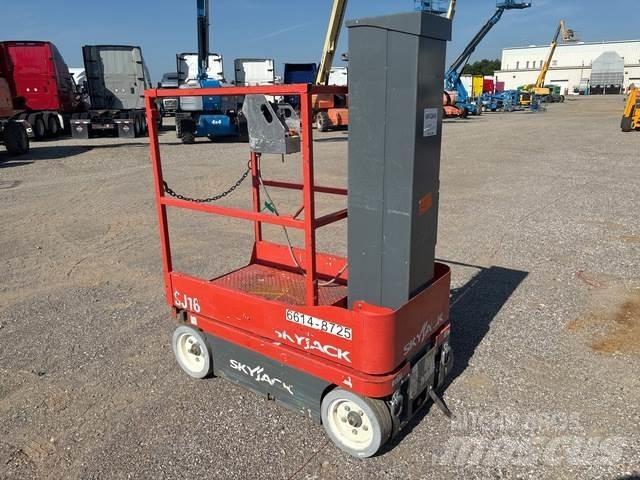 SkyJack SJ16 Вертикальные мачтовые подъемники