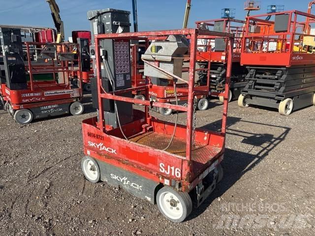 SkyJack SJ16 Вертикальные мачтовые подъемники