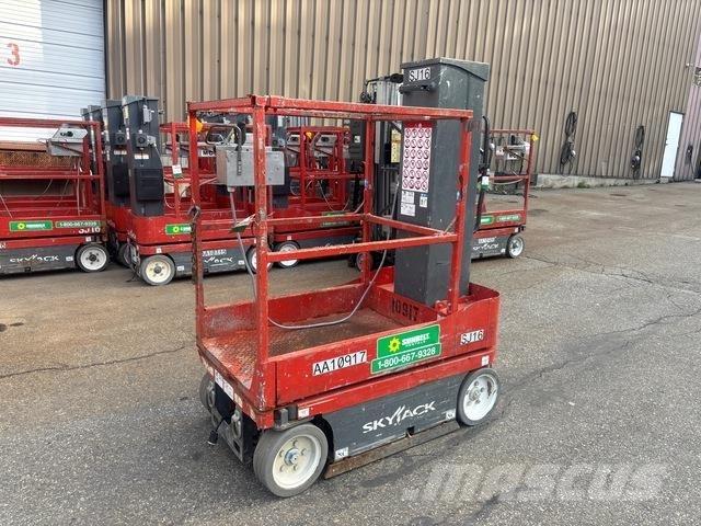 SkyJack SJ16 Вертикальные мачтовые подъемники