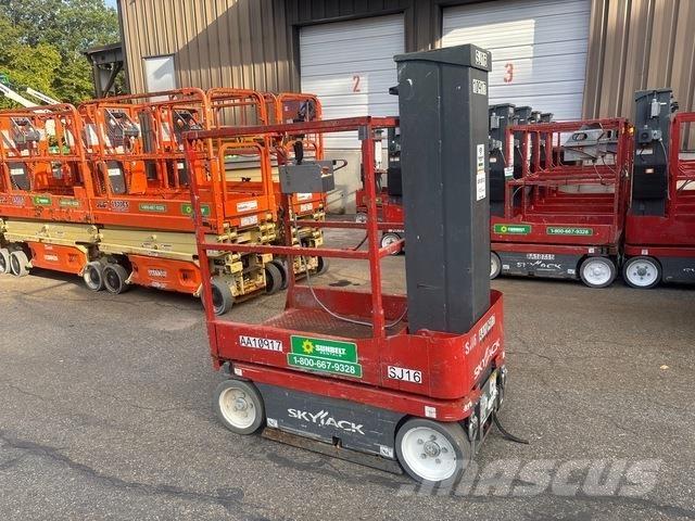 SkyJack SJ16 Вертикальные мачтовые подъемники