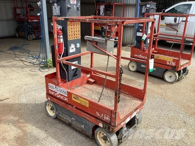SkyJack SJ16 Вертикальные мачтовые подъемники