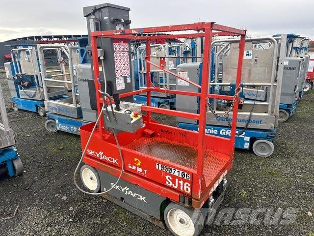 SkyJack SJ16 Вертикальные мачтовые подъемники