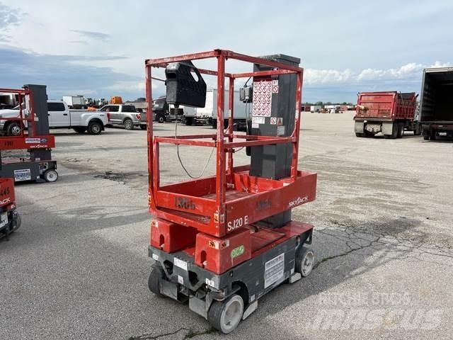 SkyJack SJ20E Вертикальные мачтовые подъемники