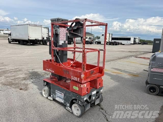 SkyJack SJ20E Вертикальные мачтовые подъемники